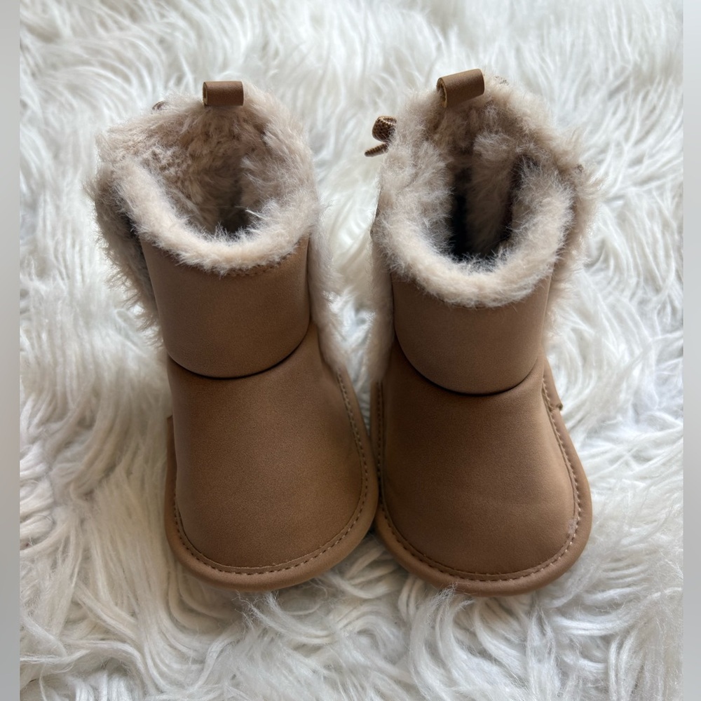 Carters baby faux fur boots size 0-3 months